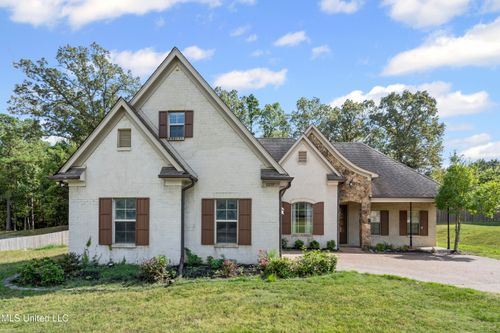 10237 Cypress Plantation Dr S, Olive Branch, MS, 38654-6397 | Card Image