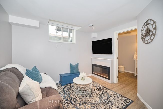 91 Roselawn Cres, House attached with 2 bedrooms, 4 bathrooms and 1 parking in Welland ON | Image 29
