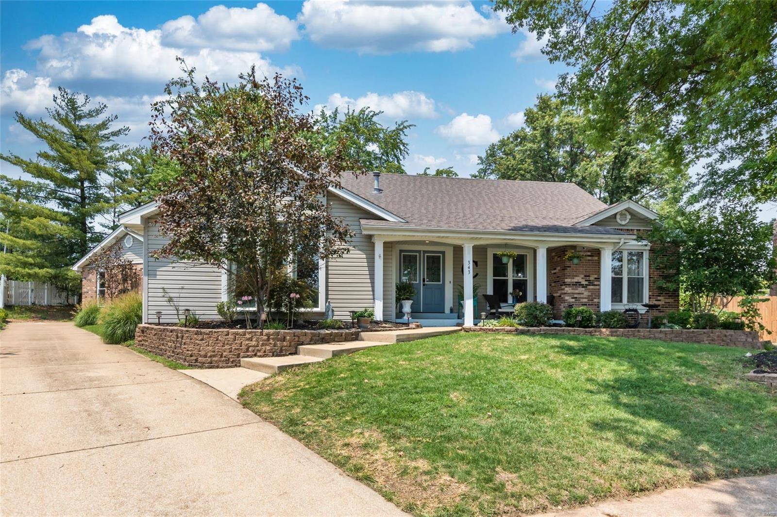 Oakleigh Woods Dr, Ballwin, MO 63011