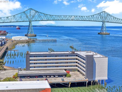 204-1 3rd St, Astoria, OR, 97103-4342 | Card Image