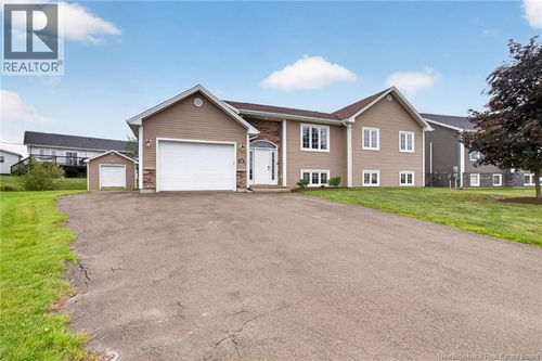 14 Hammond St, Moncton, NB, E1A6C5 | Card Image