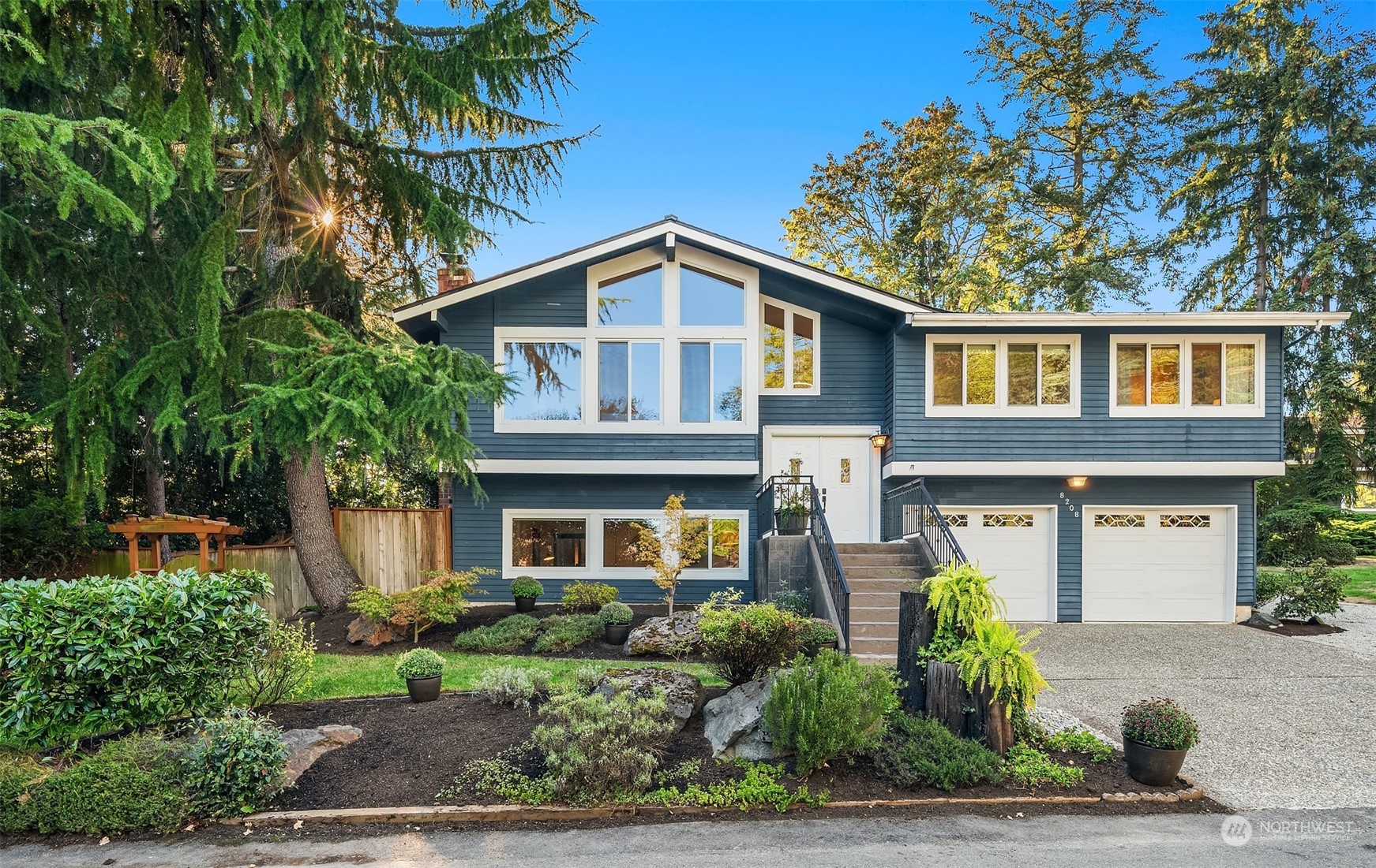 26th St, Mercer Island, WA 98040