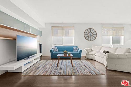 apt-213-1234 Wilshire Blvd, LOS ANGELES, CA, 90017-1974 | Card Image