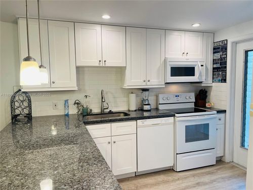 apt-111-1000 Hillcrest Ct, Hollywood, FL, 33021-7865 | Card Image