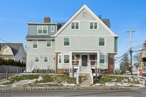 30 Woodland Ave, Summit, NJ, 07901-2158 | Card Image