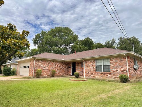 1520 Ridgeway Dr, Sherman, TX, 75092-3212 | Card Image
