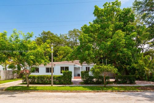 2215 Tequesta Ln, Miami, FL, 33133-3174 | Card Image