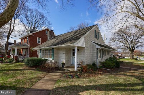 50 W Court Blvd, WEST LAWN, PA, 19609-1427 | Card Image