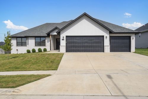 709 E Penzance Cir, Nixa, MO, 65714-9452 | Card Image