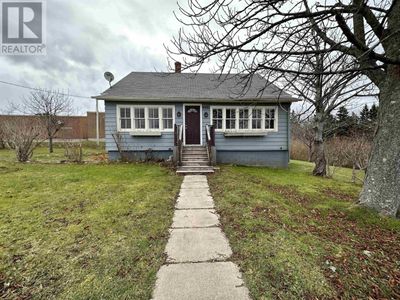 9401 Pepperell St, House other with 4 bedrooms, 1 bathrooms and null parking in Saint Peters NS | Image 3