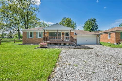 2124 Eaton Dr, Avon, OH, 44011-1124 | Card Image