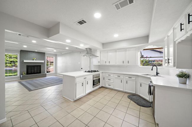 21710 Rotherham Dr, House other with 5 bedrooms, 3 bathrooms and 2 parking in Spring TX | Image 13