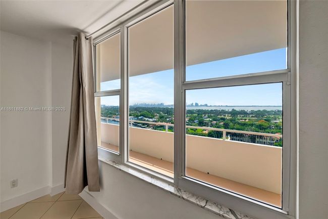 APT-16F - 5600 Collins Ave, Condo with 2 bedrooms, 2 bathrooms and null parking in Miami Beach FL | Image 12