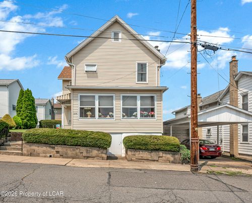 121 1/2 Vine Street, Pittston, PA, 18640 | Card Image