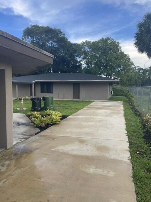 2-2200 Nw 22nd St, Fort Lauderdale, FL, 33311-2913 | Card Image