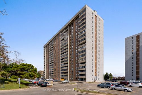 908-15 Kensington Rd, Brampton, ON, L6T3W2 | Card Image