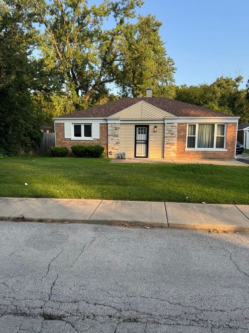 331 Osage St, Park Forest, IL, 60466-2110 | Card Image
