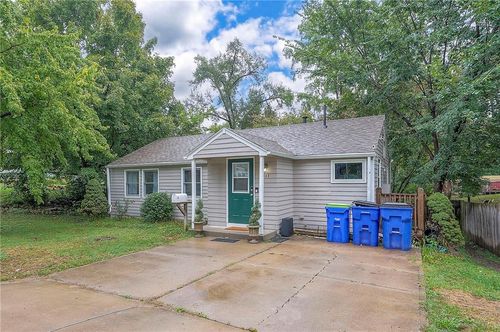 5933 Knox St, Merriam, KS, 66203-3172 | Card Image