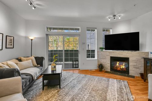 104-14714 53rd Ave W, Edmonds, WA, 98026-3839 | Card Image