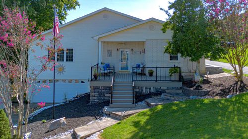 31 2nd St, Kuttawa, KY, 42055-6147 | Card Image