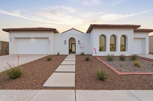 317 Blue Valley Dr, Horizon City, TX, 79928-6083 | Card Image