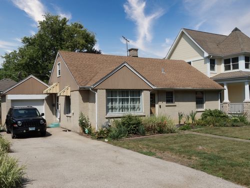220 S Bothwell St, Palatine, IL, 60067-6122 | Card Image