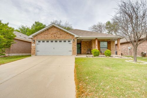 636 Clearbrook St, Azle, TX, 76020-3076 | Card Image