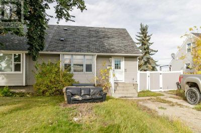 144 Tamarac Blvd, Home with 3 bedrooms, 1 bathrooms and 2 parking in Springbrook AB | Image 1