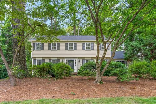 3203 Round Hill Rd, Greensboro, NC, 27408-3101 | Card Image