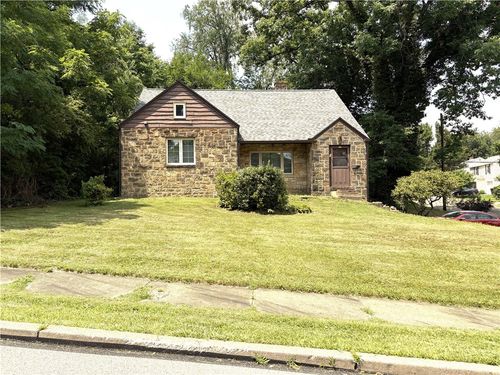525 Riverview Dr, New Kensington, PA, 15068-5938 | Card Image