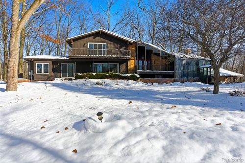 4710 Cove Rd, West Bloomfield, MI, 48323-3604 | Card Image