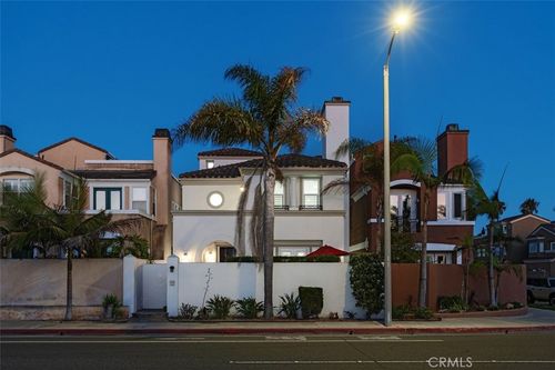304 Goldenwest St, Huntington Beach, CA, 92648-2600 | Card Image