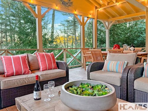 464 Franklin Rd, Highlands, NC, 28741-8552 | Card Image