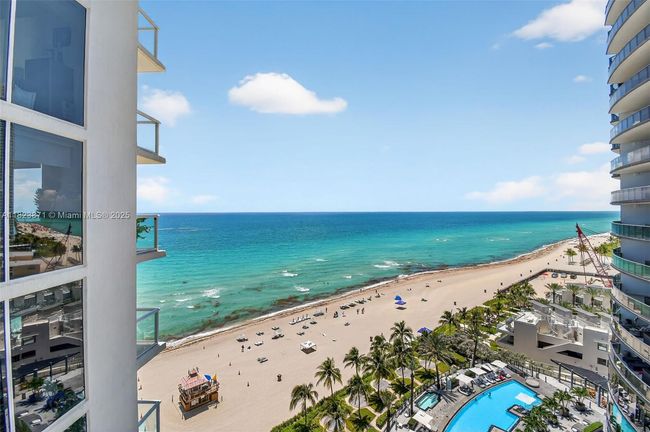 APT-1401 - 18671 Collins Ave, Condo with 3 bedrooms, 4 bathrooms and null parking in Sunny Isles Beach FL | Image 38