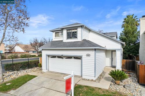 975 975 Doeskin Ter, Brentwood, CA, 94513 | Card Image