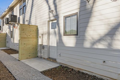 1758 S Highland Park Ave, Chattanooga, TN, 37404-4927 | Card Image