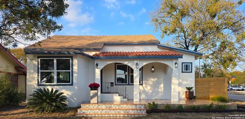 501 W Agarita Ave, San Antonio, TX, 78212-2802 | Card Image