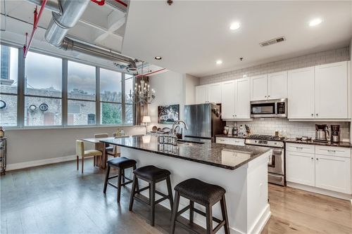 203-33 Ponce De Leon Ave Ne, Atlanta, GA, 30308-1990 | Card Image
