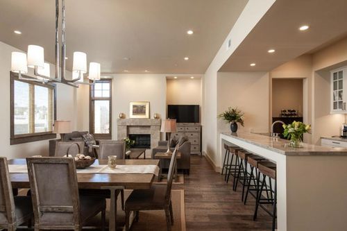 d-575 Foam St, Monterey, CA, 93940-1589 | Card Image