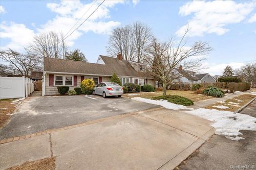 13 Jean Rd, West Islip, NY, 11795-2907 | Card Image