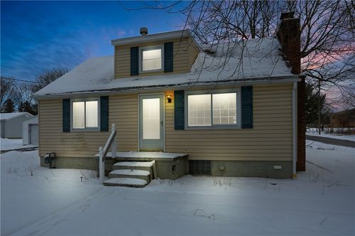 2011 Tony St, New Castle, PA, 16101-5235 | Card Image