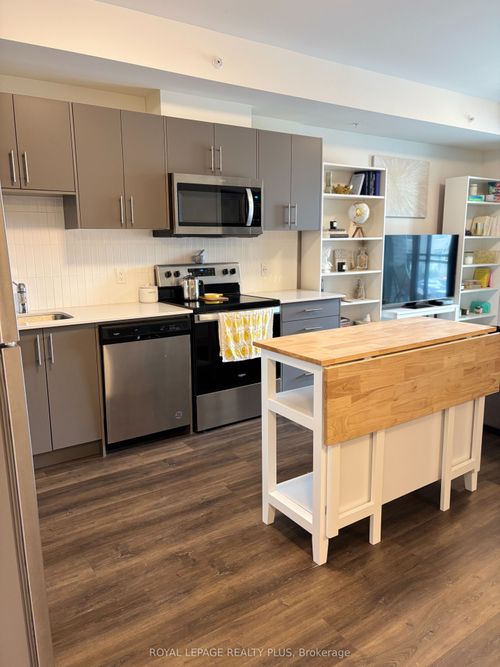 207-103 Roger St, Waterloo, ON, N2J0G2 | Card Image