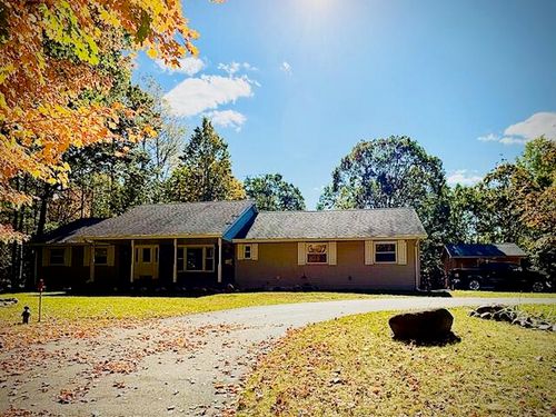 3285 Mineral Springs Trl, Mount Pleasant, MI, 48858-9694 | Card Image