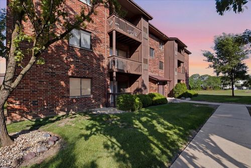 6-15805 Peggy Ln, Oak Forest, IL, 60452-5113 | Card Image