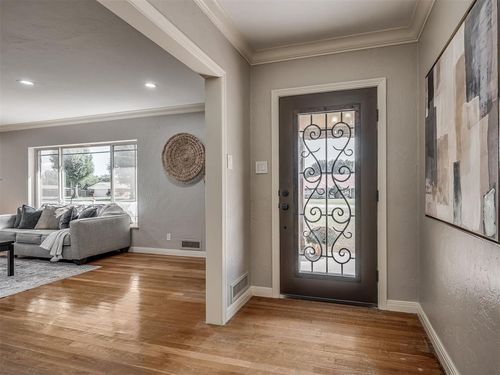 405 S Pine St, Crescent, OK, 73028-8931 | Card Image