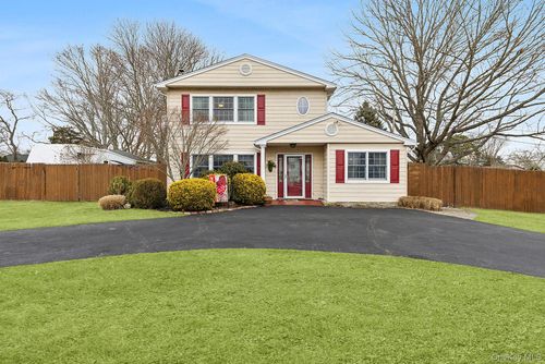 37 Newport Beach Blvd, East Moriches, NY, 11940-1572 | Card Image