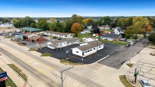 511 W Blackhawk Dr, BYRON, IL, 61010-9647 | Card Image