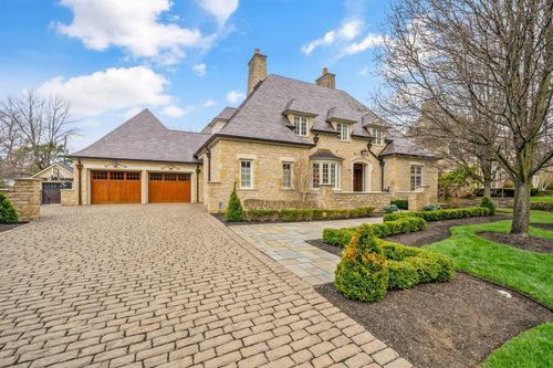 2528 Onandaga Dr, Upper Arlington, OH, 43221-3620 | Card Image