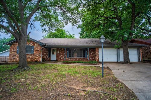6816 Yolanda Dr, Fort Worth, TX, 76112-4213 | Card Image