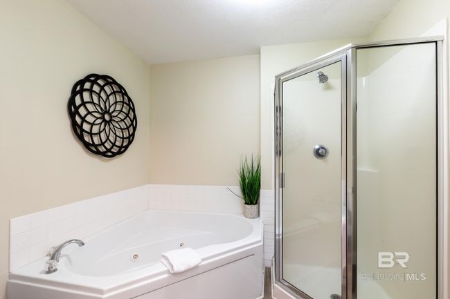 Bathroom | Image 24